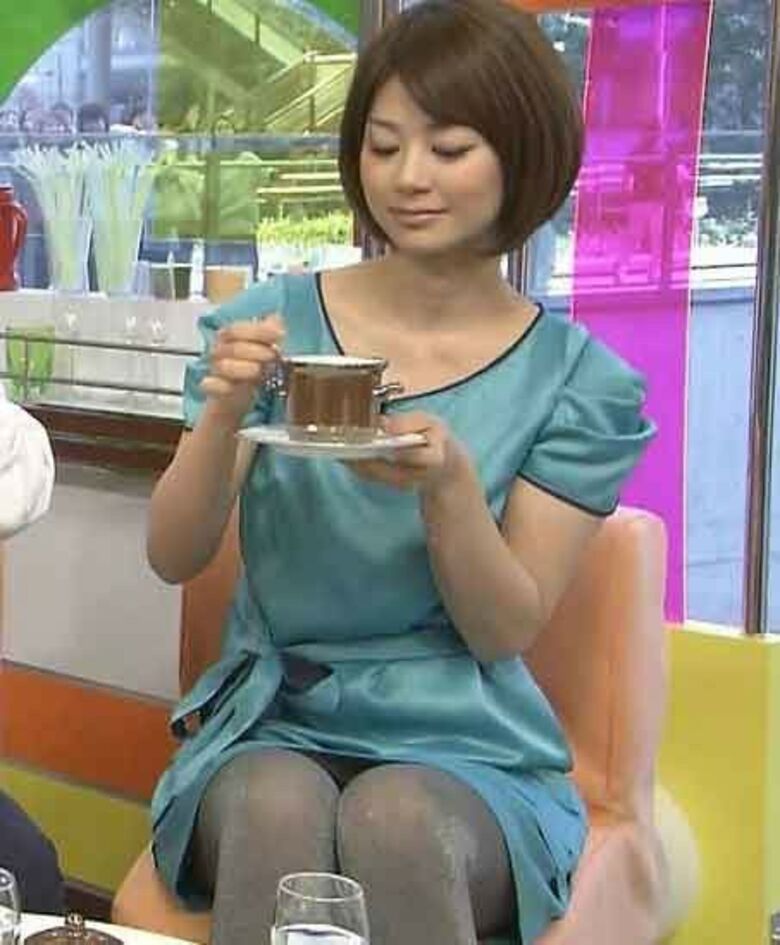 芸能人パンチラ動画像804枚!お宝パンツに太ももエッチなTゾーン♡女子アナ・女優のパン線 お尻がエロくて抜ける!!349枚目