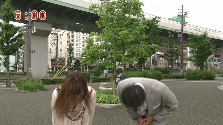 芸能人パンチラ動画像804枚!お宝パンツに太ももエッチなTゾーン♡女子アナ・女優のパン線 お尻がエロくて抜ける!!599枚目