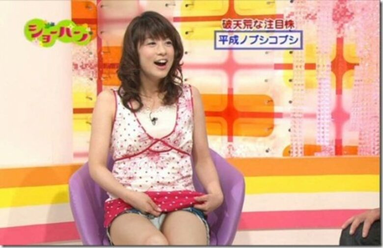 芸能人パンチラ動画像804枚!お宝パンツに太ももエッチなTゾーン♡女子アナ・女優のパン線 お尻がエロくて抜ける!!696枚目