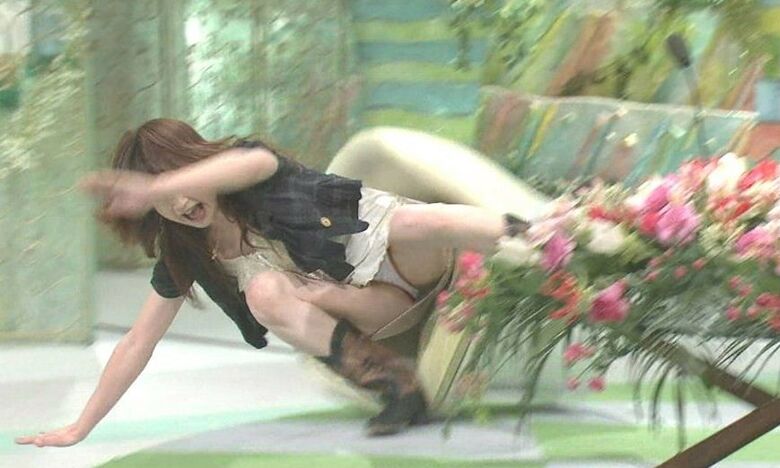 芸能人パンチラ動画像804枚!お宝パンツに太ももエッチなTゾーン♡女子アナ・女優のパン線 お尻がエロくて抜ける!!767枚目