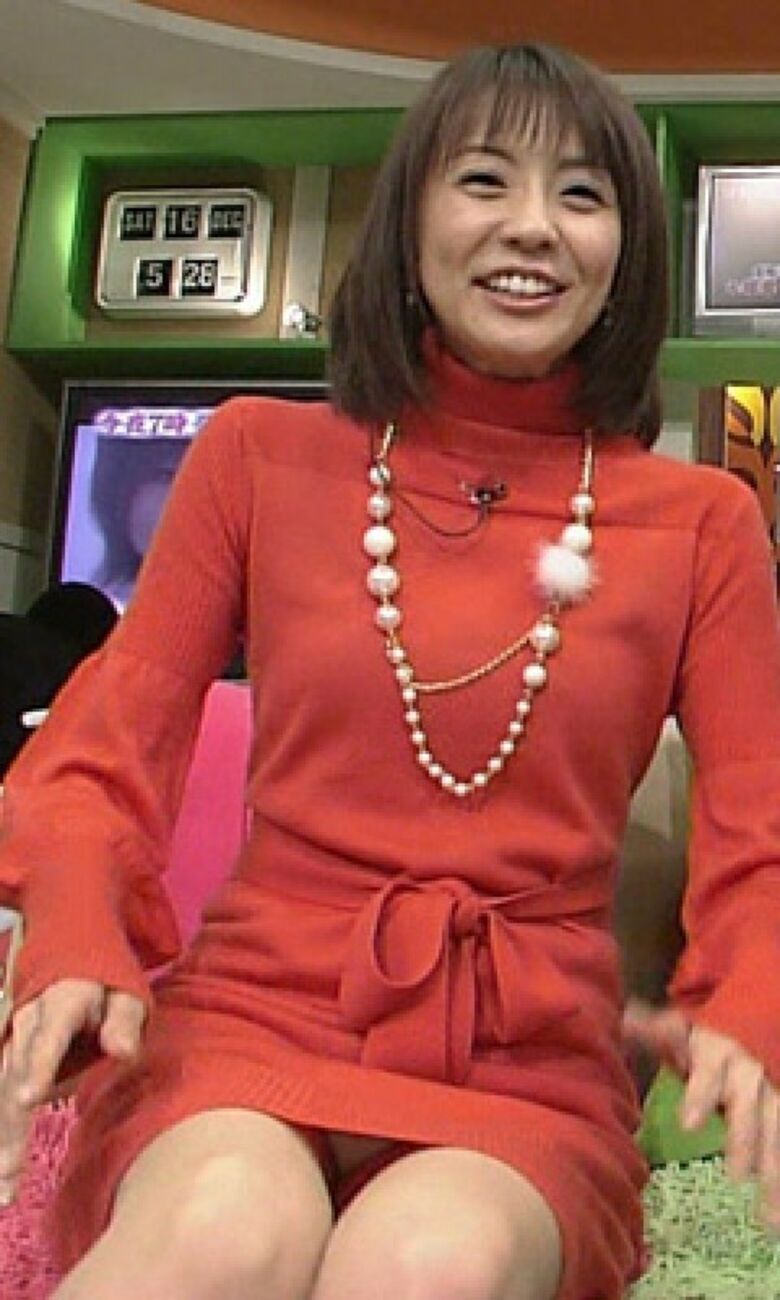 芸能人パンチラ動画像804枚!お宝パンツに太ももエッチなTゾーン♡女子アナ・女優のパン線 お尻がエロくて抜ける!!772枚目