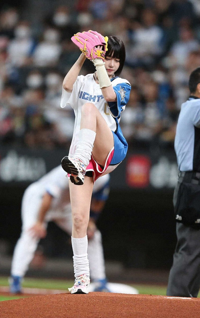 芸能人 パンチラがエロいぜ!テレビのお宝画像ここにあり📺パンツの専門サイトが徹底解説しちゃいます♡037