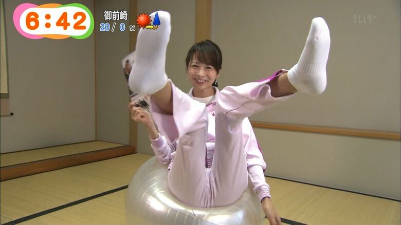 芸能人 パンチラがエロいぜ!テレビのお宝画像ここにあり📺パンツの専門サイトが徹底解説しちゃいます♡143