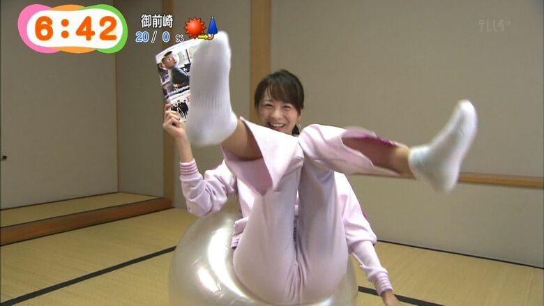 芸能人 パンチラがエロいぜ!テレビのお宝画像ここにあり📺パンツの専門サイトが徹底解説しちゃいます♡144