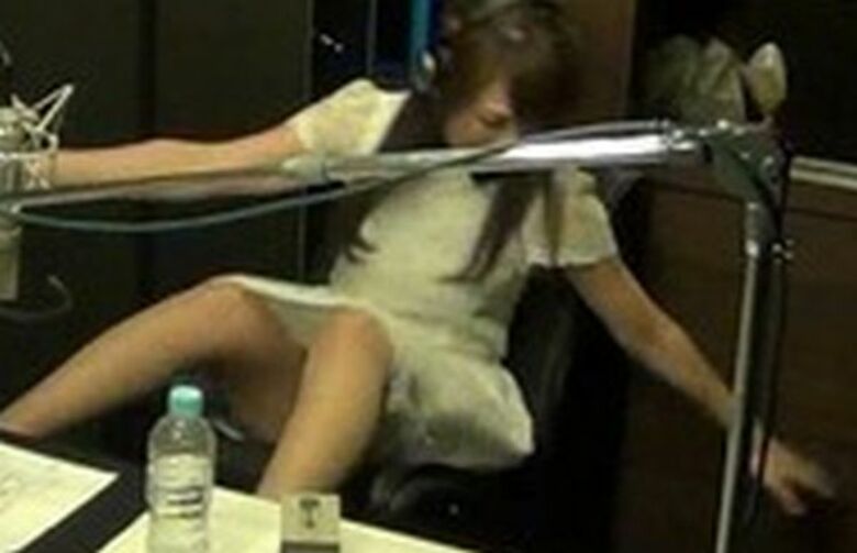 芸能人 パンチラがエロいぜ!テレビのお宝画像ここにあり📺パンツの専門サイトが徹底解説しちゃいます♡290