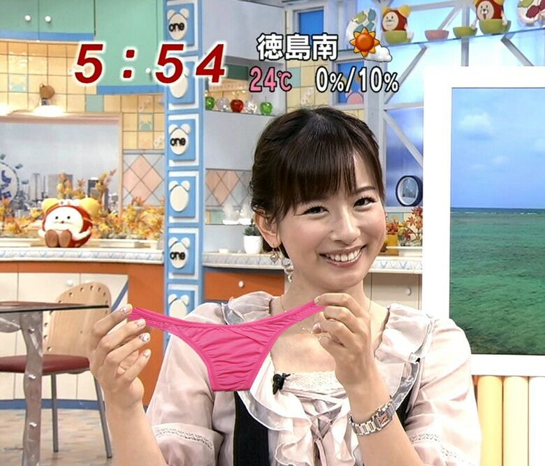 芸能人 パンチラがエロいぜ!テレビのお宝画像ここにあり📺パンツの専門サイトが徹底解説しちゃいます♡442