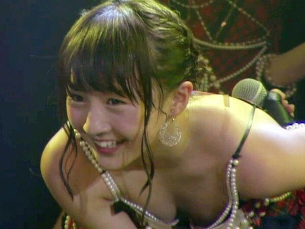 おっぱいポロリの画像!テレビ・芸能人編です📺胸チラハプニングをまとめてみたぜ!!001
