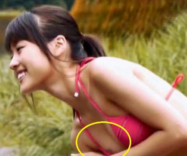 おっぱいポロリの画像!テレビ・芸能人編です📺胸チラハプニングをまとめてみたぜ!!034