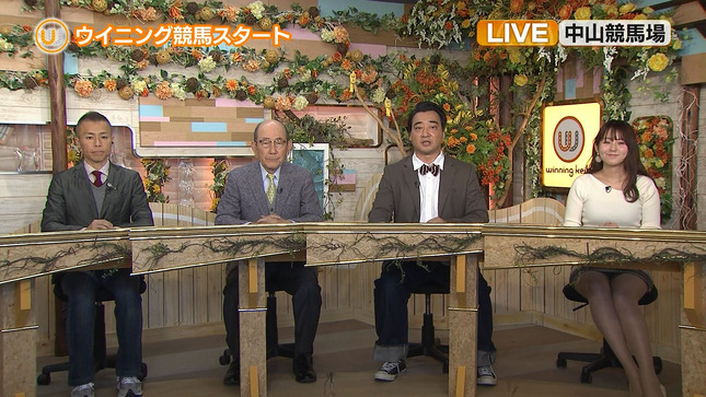 冨田有紀アナのパンチラがエッチなウイニング競馬お宝エロ画像28枚002枚目