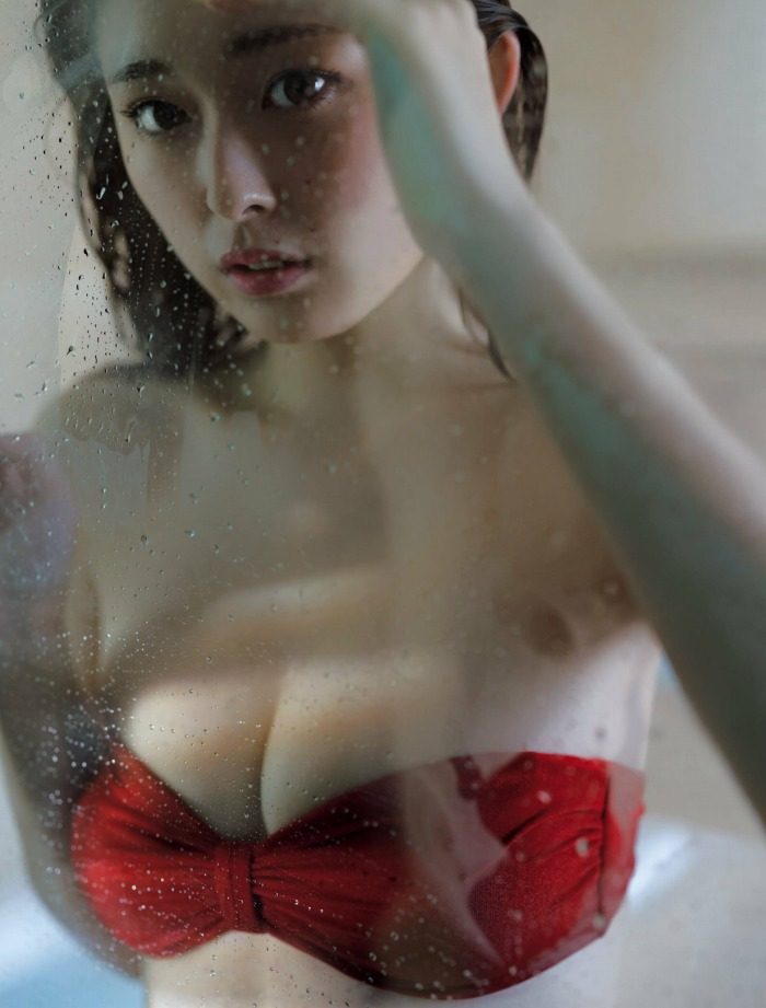 ゆうちゃみ パンチラ画像!エロい太もも💕貴重なパンツをまとめたぜ!!水着写真集も抜けちゃいます【動画あり】074