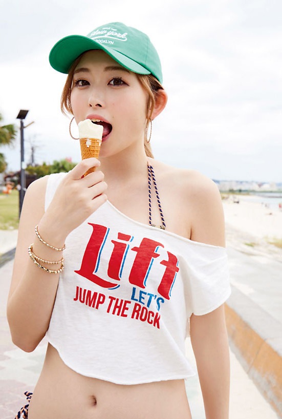 ゆうちゃみ パンチラ画像!エロい太もも💕貴重なパンツをまとめたぜ!!水着写真集も抜けちゃいます【動画あり】077