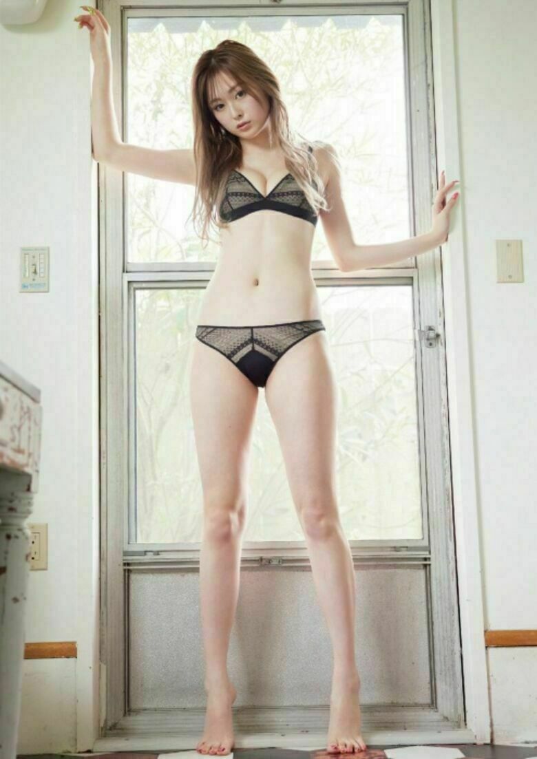 ゆうちゃみ パンチラ画像!エロい太もも💕貴重なパンツをまとめたぜ!!水着写真集も抜けちゃいます【動画あり】114