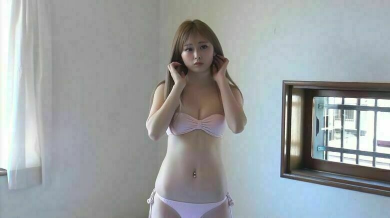 ゆうちゃみ パンチラ画像!エロい太もも💕貴重なパンツをまとめたぜ!!水着写真集も抜けちゃいます【動画あり】136