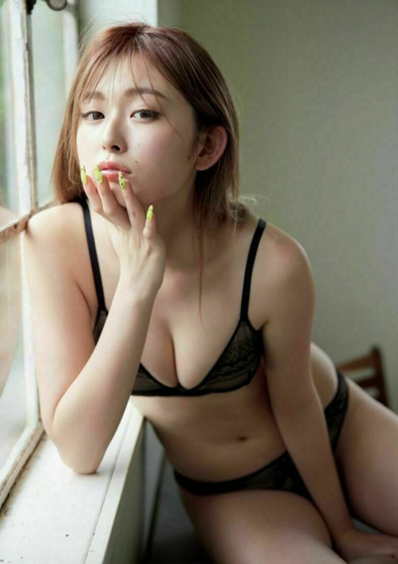 ゆうちゃみ パンチラ画像!エロい太もも💕貴重なパンツをまとめたぜ!!水着写真集も抜けちゃいます【動画あり】167