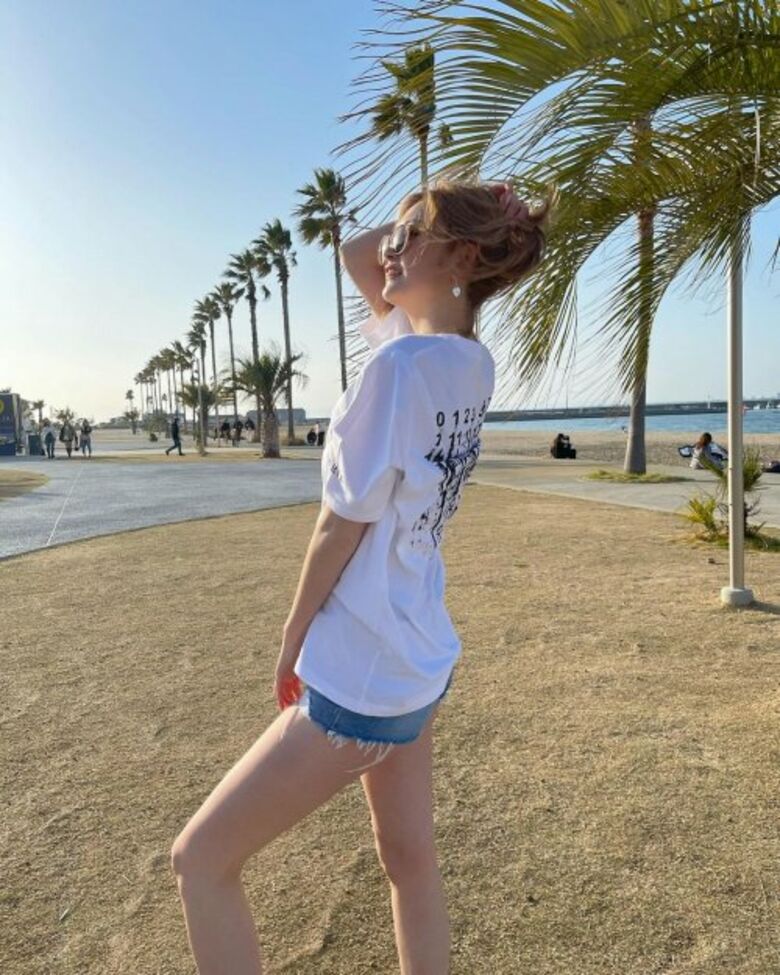 ゆうちゃみ パンチラ画像!エロい太もも💕貴重なパンツをまとめたぜ!!水着写真集も抜けちゃいます【動画あり】179