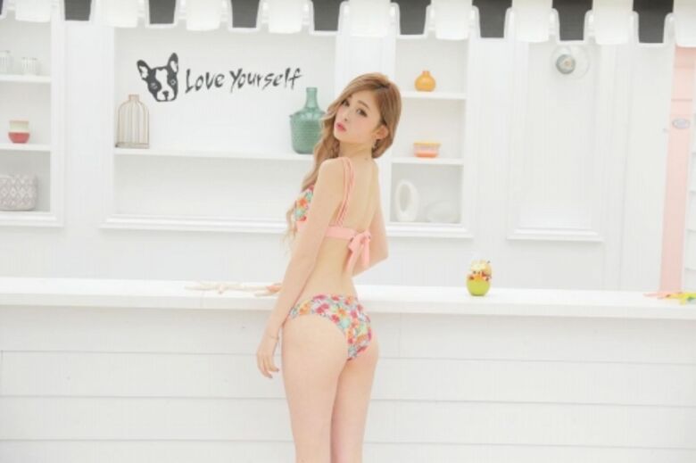 ゆうちゃみ パンチラ画像!エロい太もも💕貴重なパンツをまとめたぜ!!水着写真集も抜けちゃいます【動画あり】186