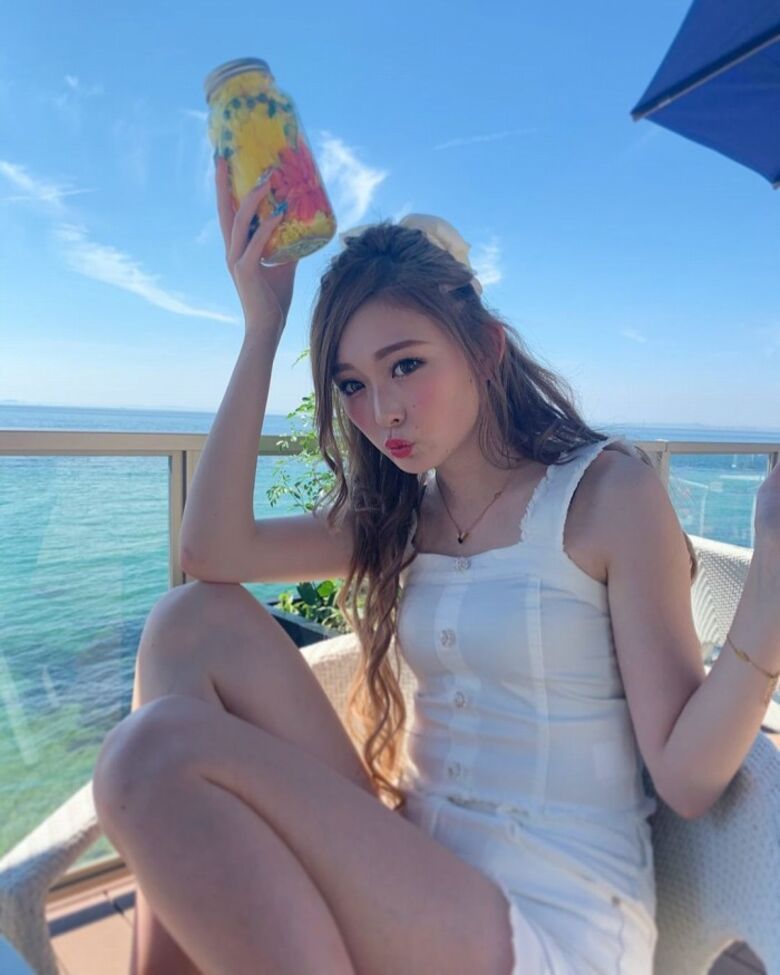 ゆうちゃみ パンチラ画像!エロい太もも💕貴重なパンツをまとめたぜ!!水着写真集も抜けちゃいます【動画あり】222