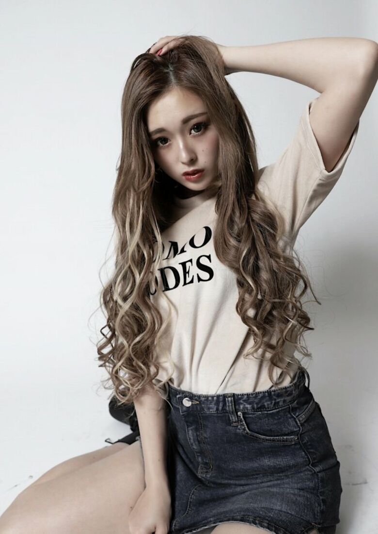 ゆうちゃみ パンチラ画像!エロい太もも💕貴重なパンツをまとめたぜ!!水着写真集も抜けちゃいます【動画あり】232
