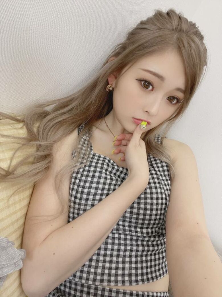ゆうちゃみ パンチラ画像!エロい太もも💕貴重なパンツをまとめたぜ!!水着写真集も抜けちゃいます【動画あり】255