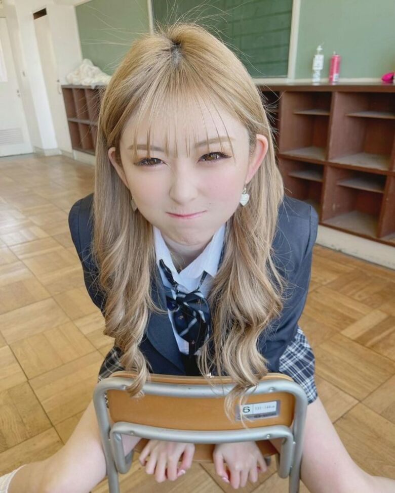 ゆうちゃみ パンチラ画像!エロい太もも💕貴重なパンツをまとめたぜ!!水着写真集も抜けちゃいます【動画あり】261