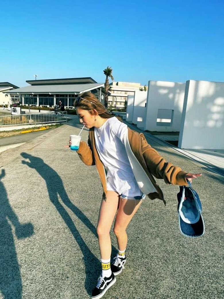 ゆうちゃみ📺パンチラがエロいぜ!貴重お宝パンツ画像💕水着写真集も抜けちゃいます【動画あり】241