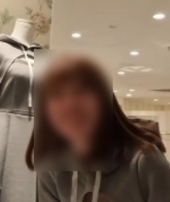 【試着室逆さ盗撮】23歳童貞殺し店員の薄緑パンティがマン肉包み込んでエロすぎだぜ!004