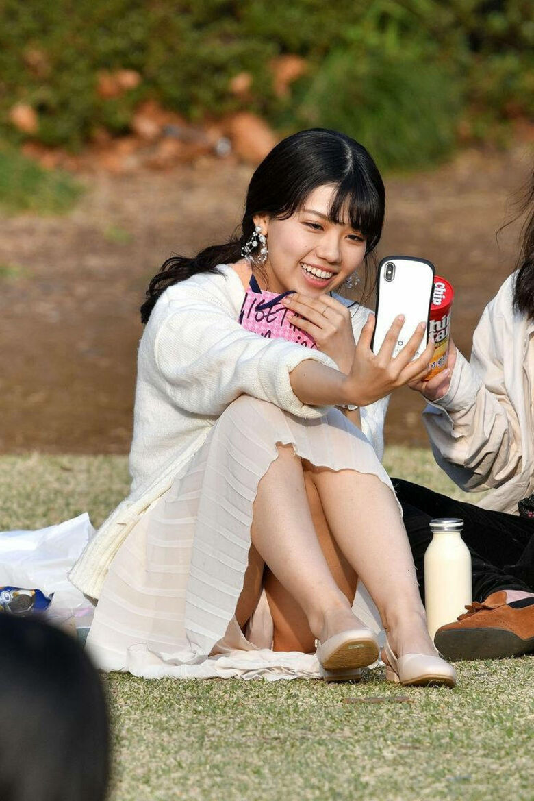 公園 パンチラ画像と動画!本物志向の人しか見ないでくださいwガチでエロいの揃ってるぜ!!054枚目