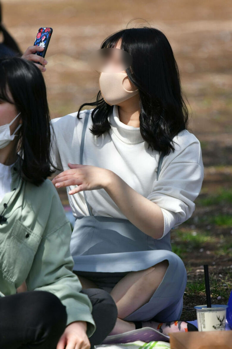 公園 パンチラ盗撮画像!座ったときに見えるパンツがエロいぜ!!020