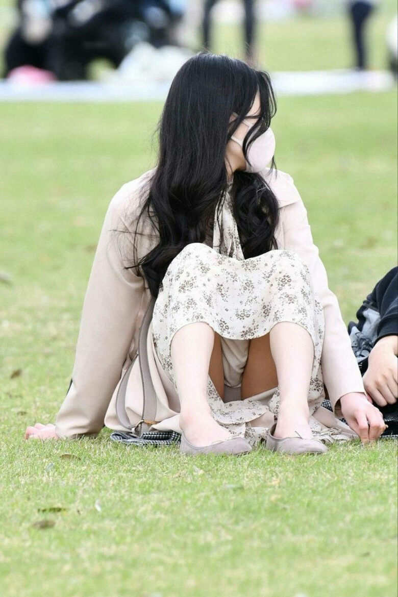 公園 パンチラ盗撮画像!座ったときに見えるパンツがエロいぜ!!066