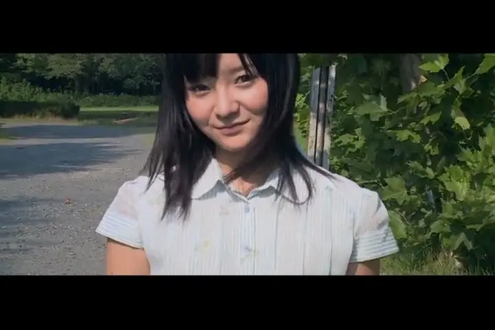 現役JKグラドルのロリ系、西永彩奈(17)が外陰茎間近な股間ギリギリマンチラ001