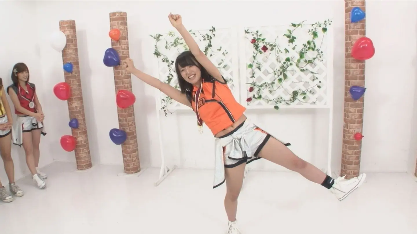 アップアップガールズ(仮)のパンチラしまくりでフル勃起017