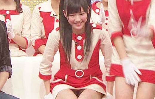 AKB48 パンチラ013