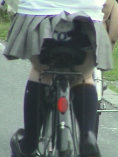 女子高生の自転車パンチラ063