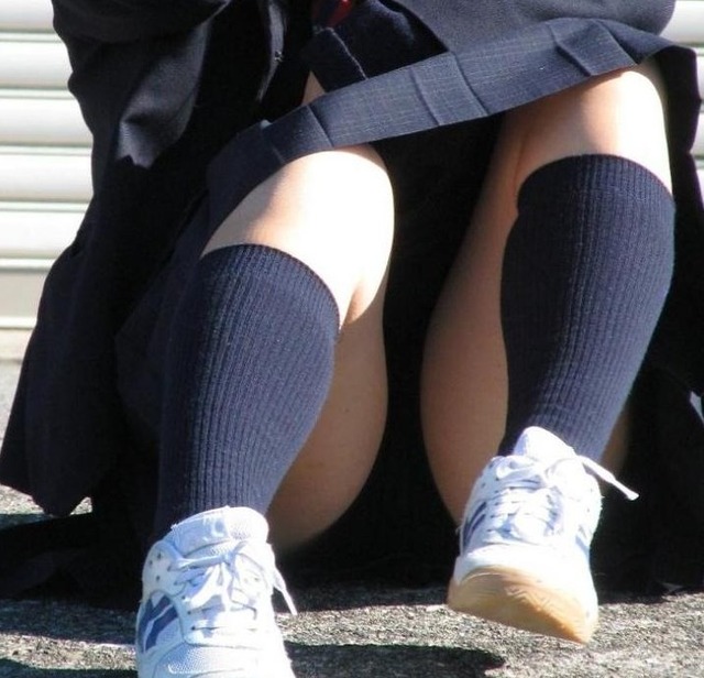 スカートが短かすぎるエッチなJKパンツのエロ画像31枚019枚目