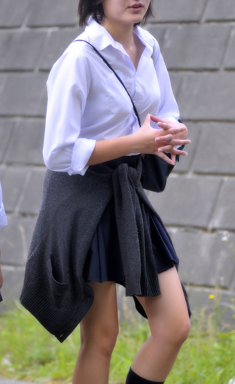 JKの太ももがエロい画像を集めてみたぜ！貴重なパンチラもあるよ!!【厳選36枚】014枚目