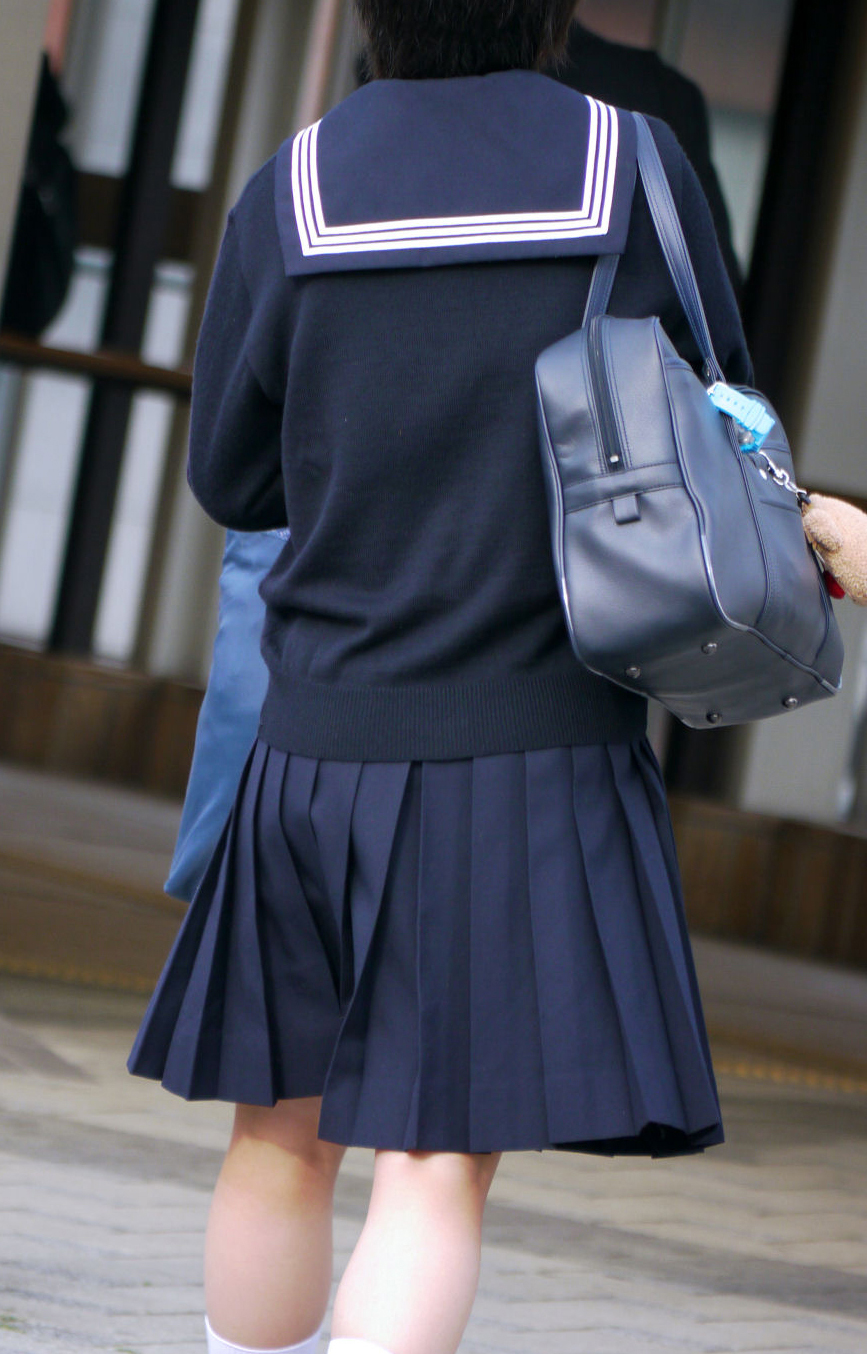 JKの太ももがエロい画像を集めてみたぜ！貴重なパンチラもあるよ!!【厳選36枚】015枚目