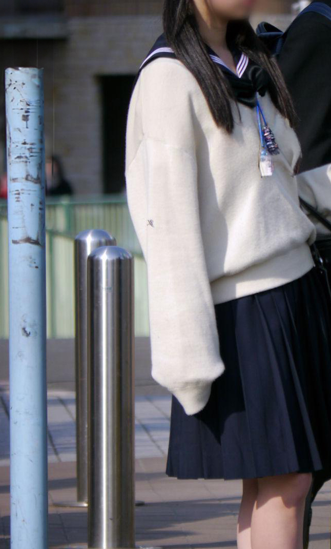 JKの太ももがエロい画像を集めてみたぜ！貴重なパンチラもあるよ!!【厳選36枚】030枚目