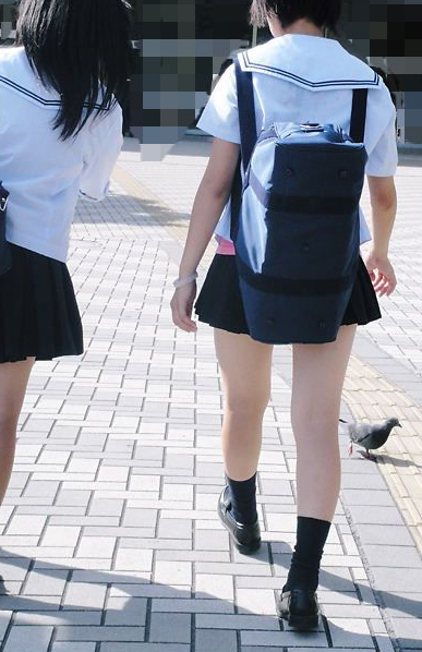 JKの太ももがエロい画像を集めてみたぜ！貴重なパンチラもあるよ!!【厳選36枚】034枚目