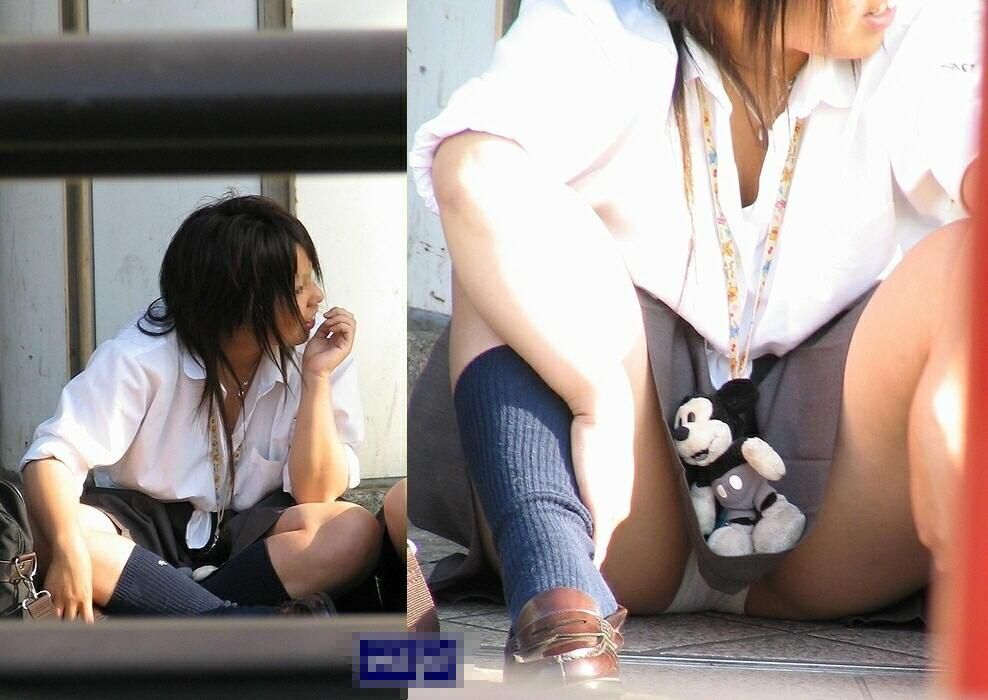 ぱんちら画像31枚!街中で良く見そうなJKのパンチラ画像をまとめてみた!!【天然編】020枚目