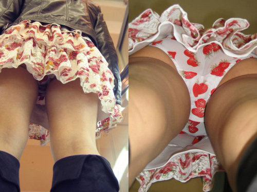 至高の逆さ撮りパンチラ画像！エロい盗撮パンツにお尻 生足が抜ける!!【厳選19枚】002枚目