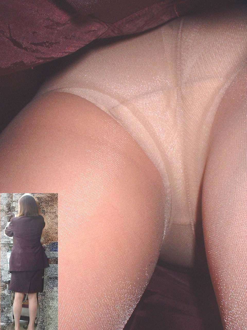 至高の逆さ撮りパンチラ画像Vol.5！エロい盗撮パンツにお尻 生足が抜ける!【厳選21枚】001枚目