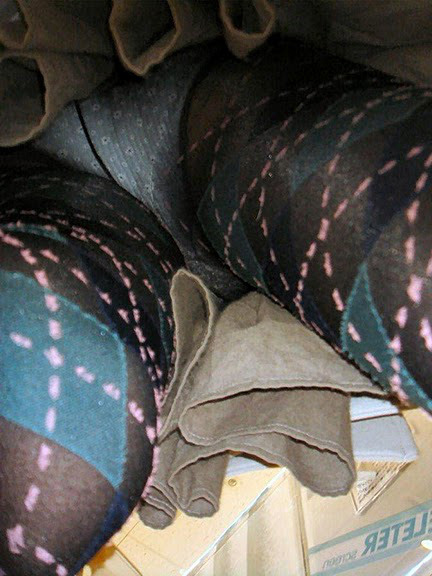 至高の逆さ撮りパンチラ画像Vol.5！エロい盗撮パンツにお尻 生足が抜ける!【厳選21枚】006枚目