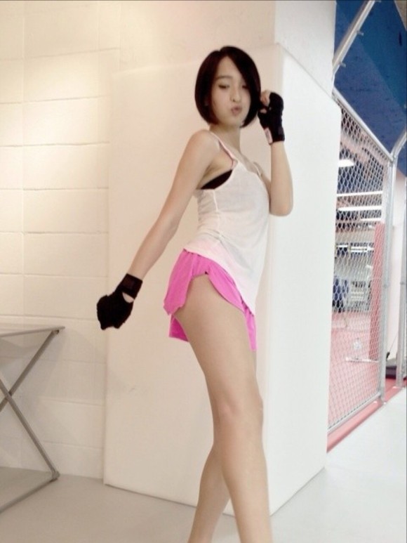 佐藤かよ グラビアがエロいぜ!お宝パンチラも抜けちゃいます♡022