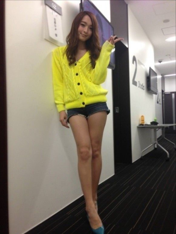 佐藤かよ グラビアがエロいぜ!お宝パンチラも抜けちゃいます♡025