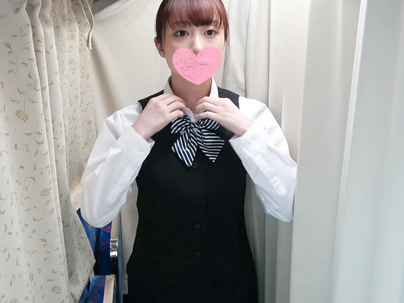 携帯ショップ店員の健康診断盗撮画像だぜ！検診前の貴重な着替えシーンをご覧ください!!【Pcolle】007