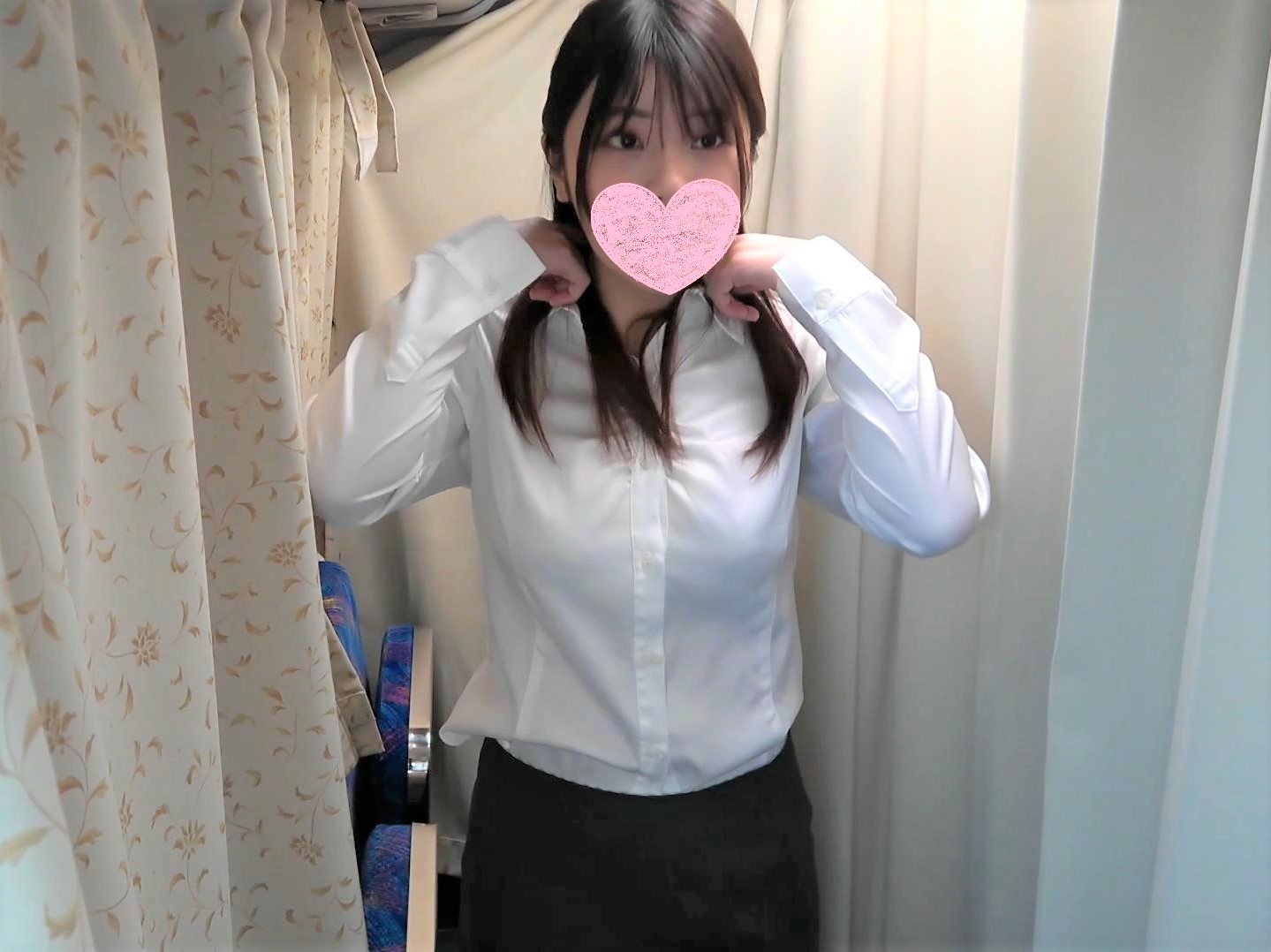 新人女性警〇庁の無防備フル着替え♡制服下のぷるん胸・むっちり食い込みパンチラ逆さ撮りまで【Pcolle】001