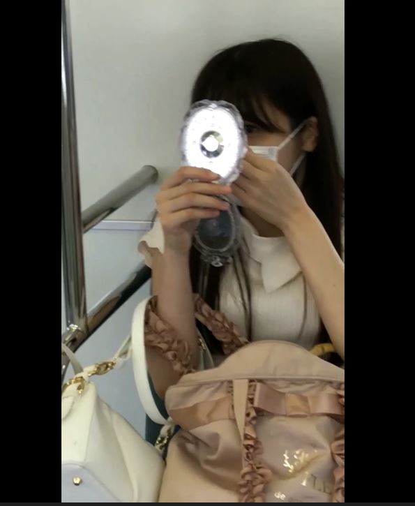 黒系フレアミニスカートのお姉さんパンチラ動画！パンスト越しの純白パンティがバッチリがバッチリだぜ!!【Pcolle】006