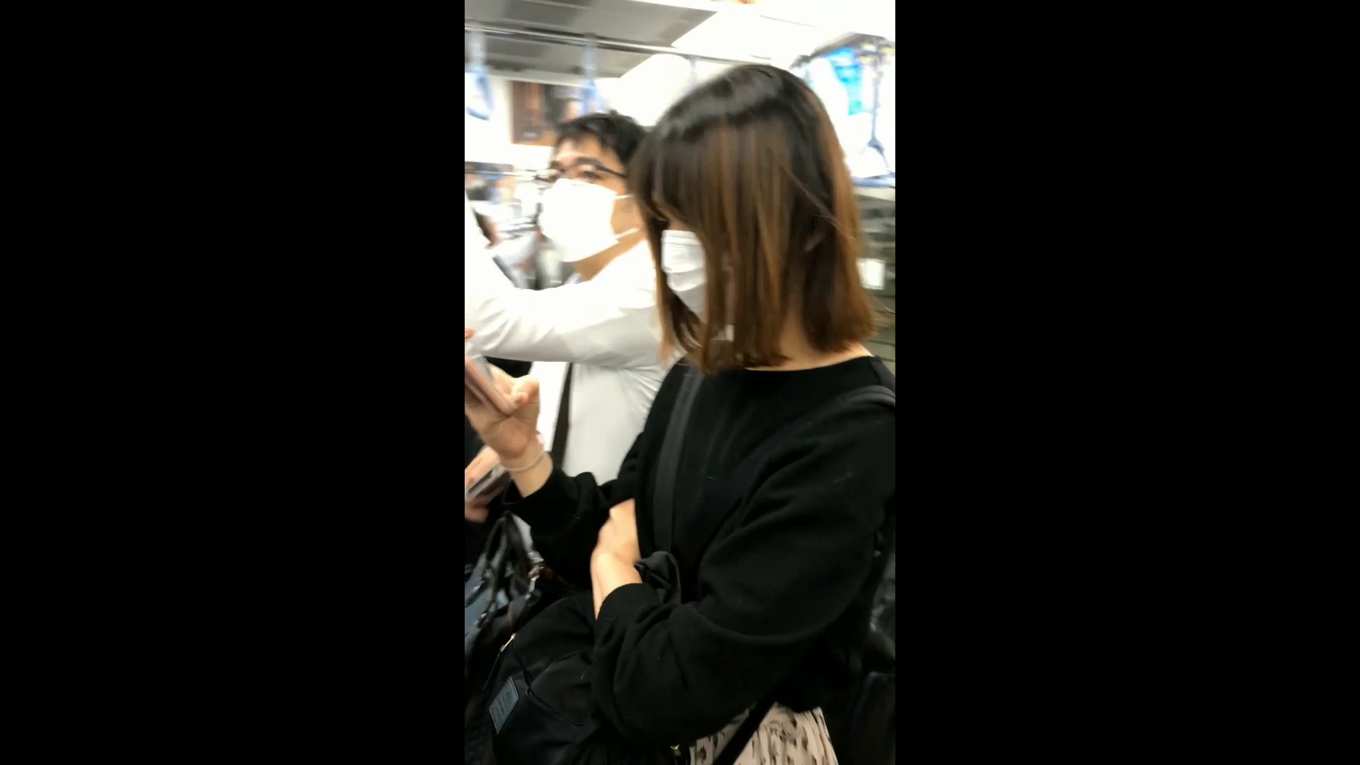 ショートカットのOLお姉さん 電車でパンチラ盗撮！パンスト&黒のパンティはっきり見えてるぜ!!【Pcolle】001