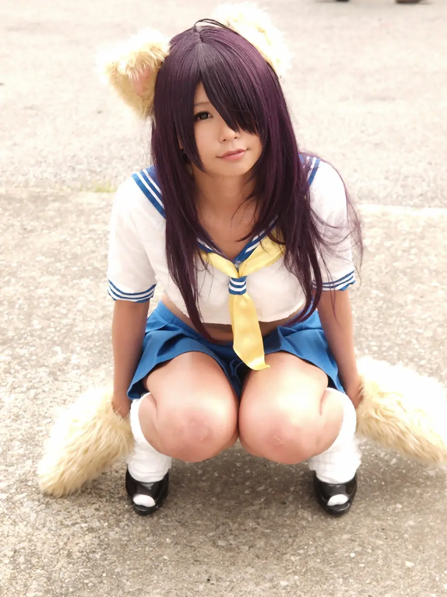 【C86】炎天下のコミケでJKレイヤー眠羽こまりがスク水でガチのマン毛見えた014