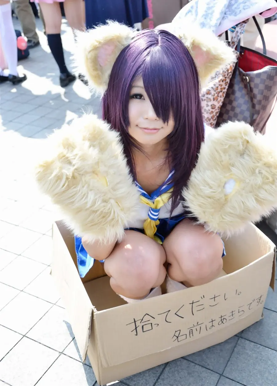 【C86】炎天下のコミケでJKレイヤー眠羽こまりがスク水でガチのマン毛見えた017